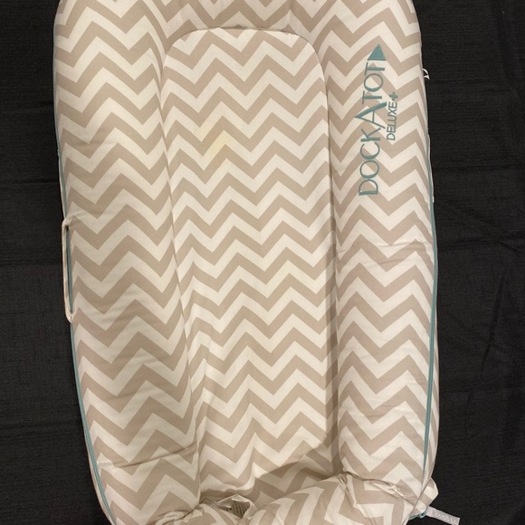 Other - DockAtot Deluxe + Dock Silver Linen 0 to 8 Months